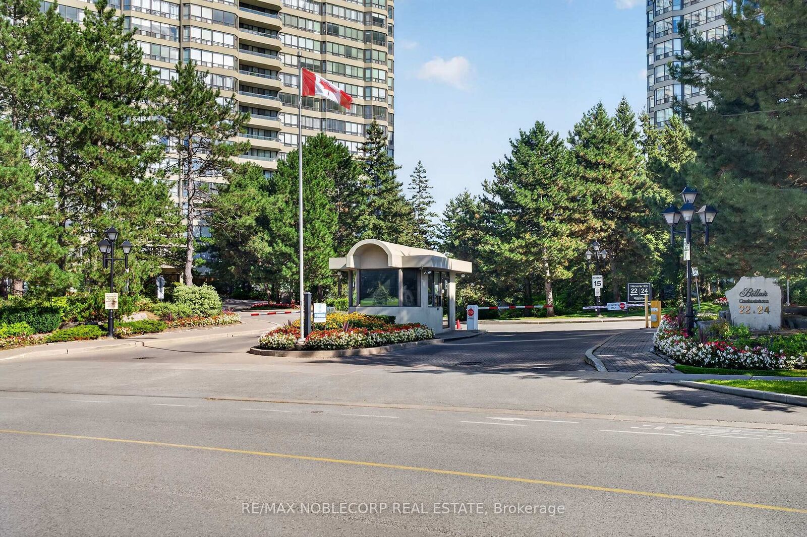Property Photo:  22 Hanover Road 708  ON L6S 5K7 