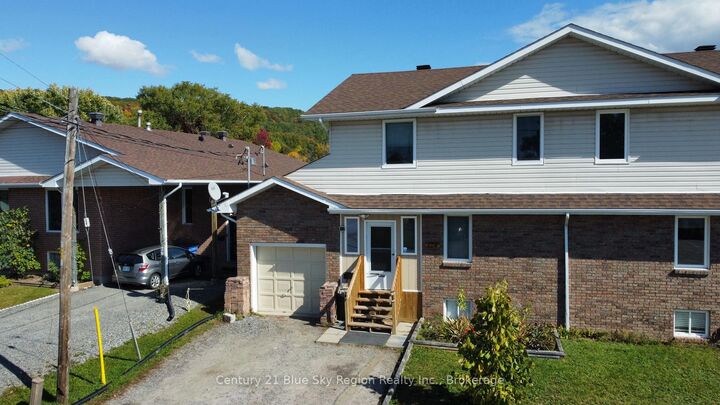 Property Photo:  124 Johnston Road  ON P1B 9N6 