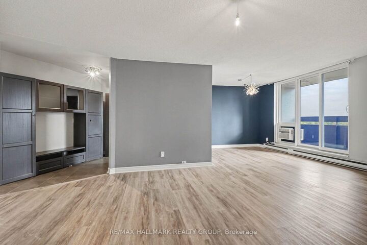Property Photo: 2020 Jasmine Crescent 801 ON K1J 8K5