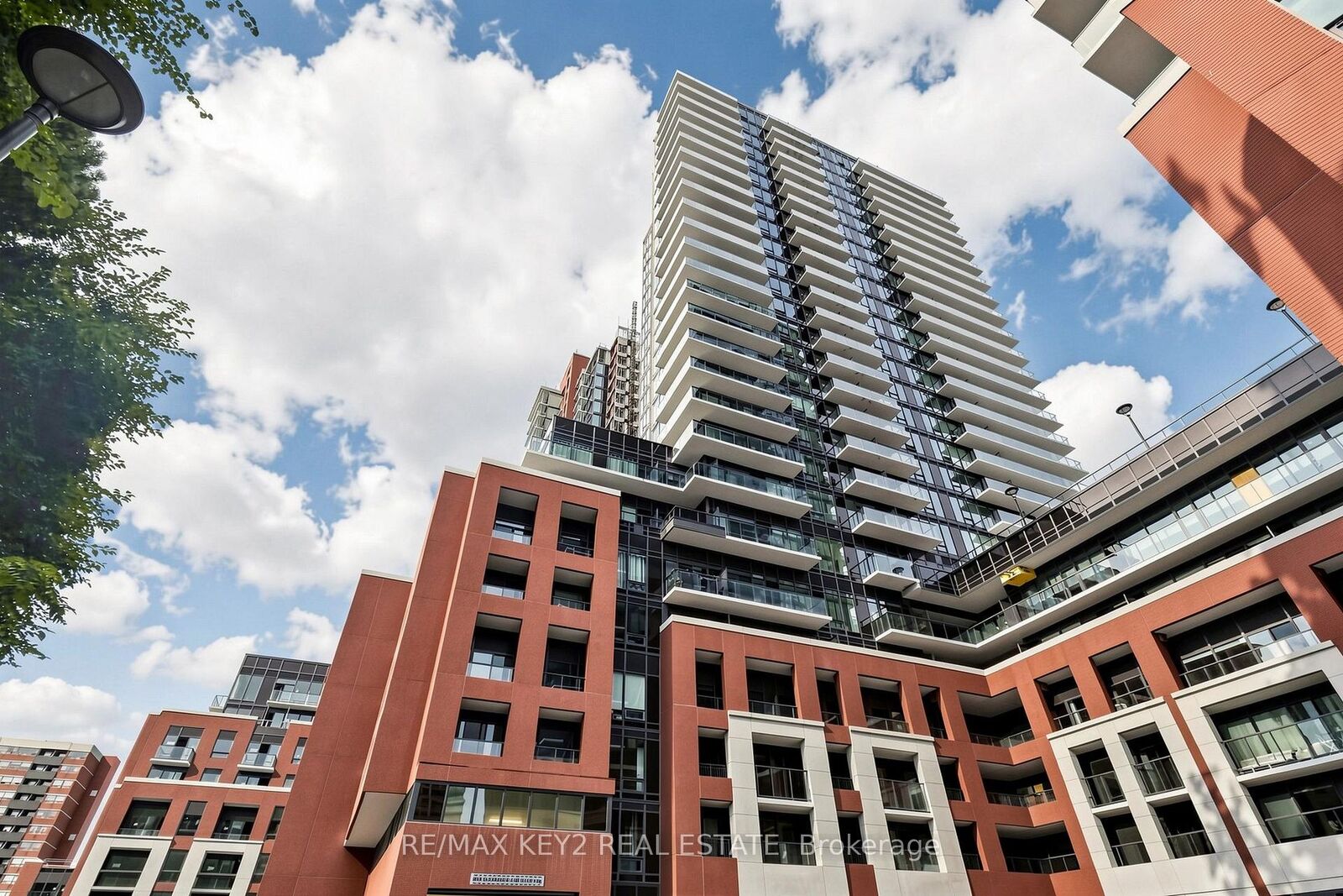 Property Photo:  4010 Eglinton Avenue W 2719  ON M9A 0G5 