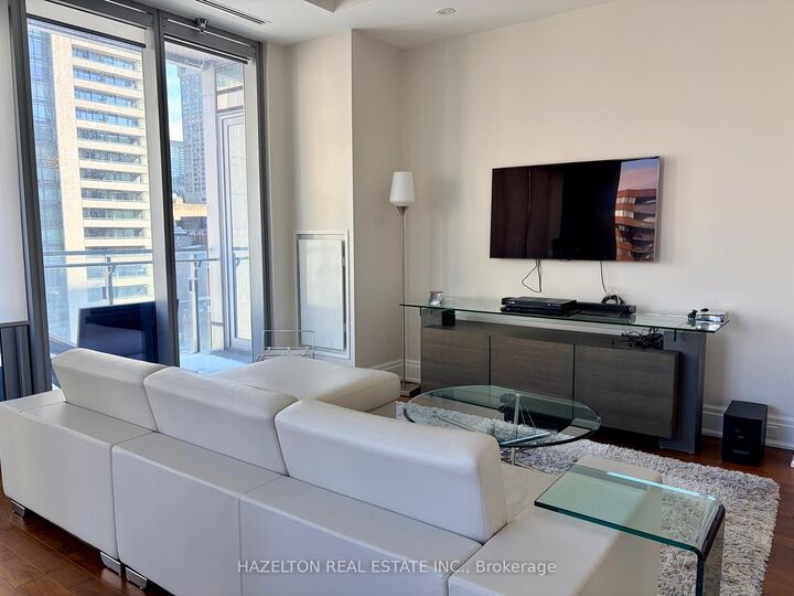 Property Photo:  55 Scollard Street 902  ON M5R 0A1 