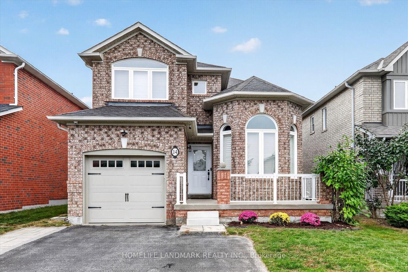 Property Photo:  14 Floree Street  ON L1R 3B2 