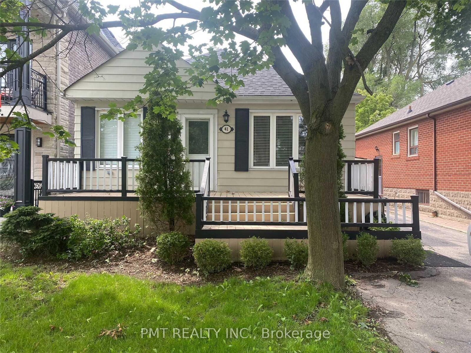 Property Photo:  41 Park Street Lower  ON M1N 2N4 