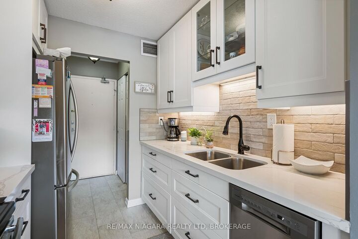Property Photo:  365 Geneva Street 407  ON L2N 5S7 