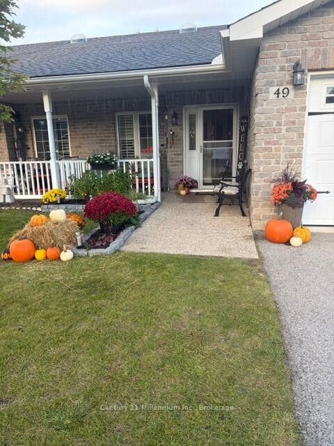 Property Photo:  49 Clover Crescent  ON L9Z 0G4 