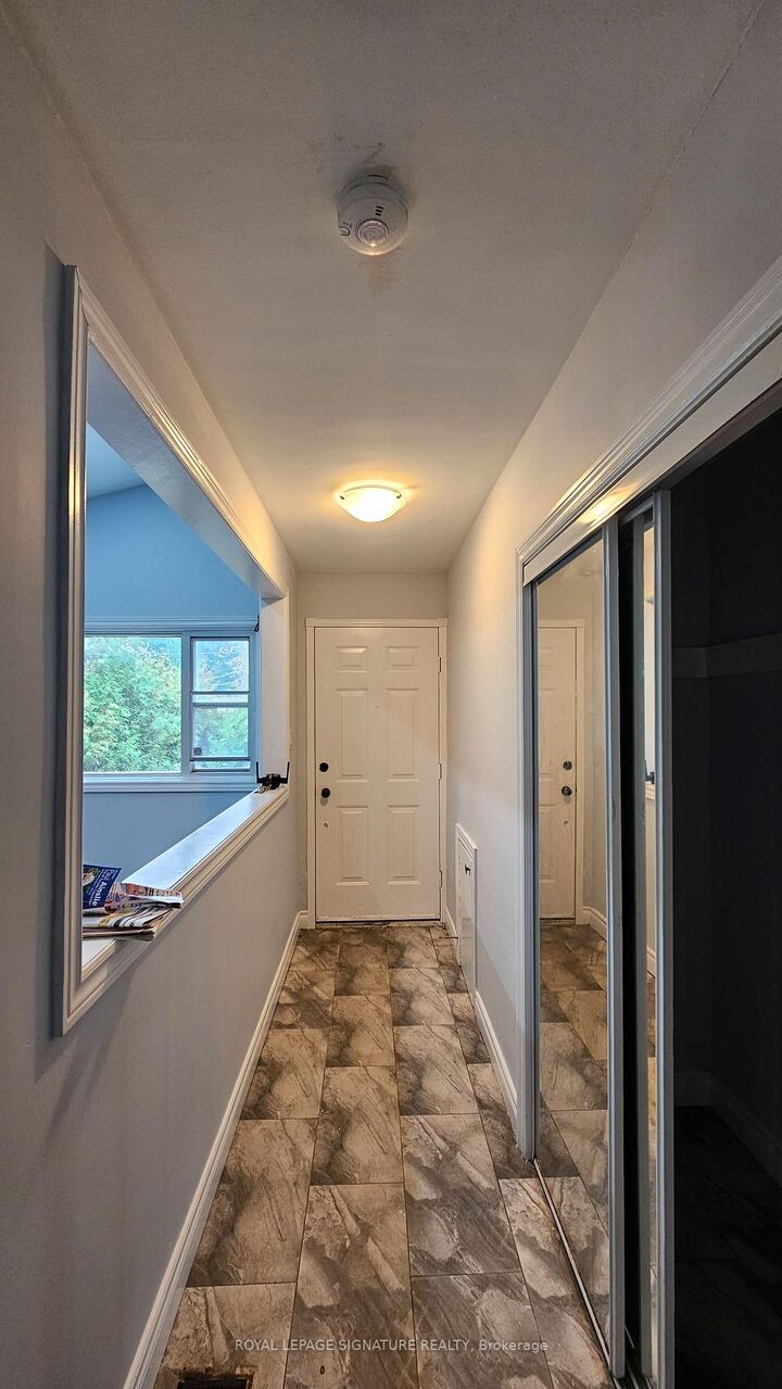 Property Photo:  11 Mid Pines Road Upper  ON M1G 2L5 