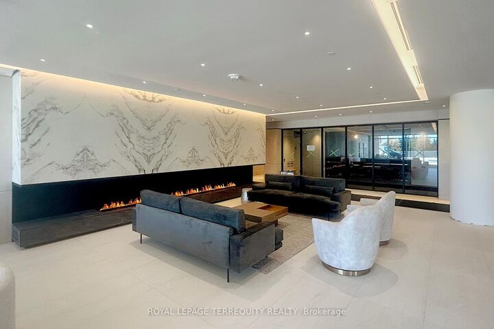 Property Photo:  30 Upper Mall Way 3103  ON L4J 0L7 