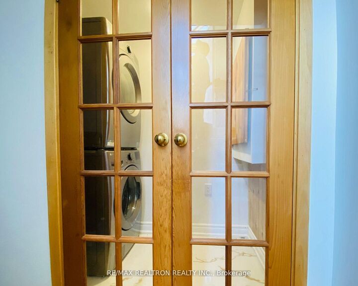 Property Photo:  129 Sexton Crescent Upper  ON M2H 2L7 