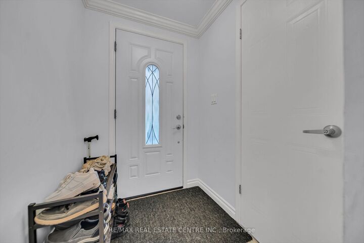 Property Photo: 255 Prosperity Drive ON N2E 4B1