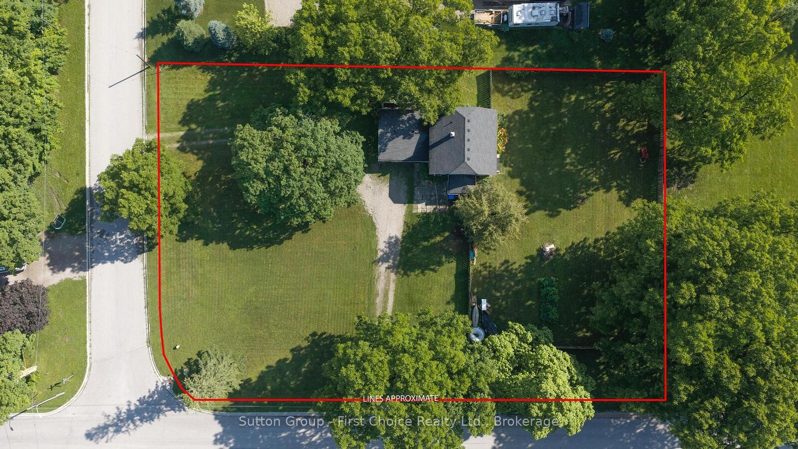 Property Photo:  33 Bayfield Street  ON N0K 1G0 