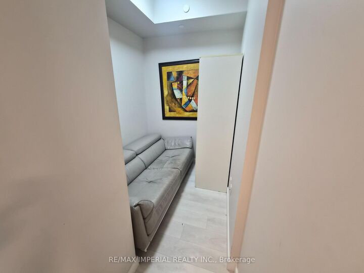 Property Photo:  8 Eglington Avenue E 609  ON M4P 0C1 