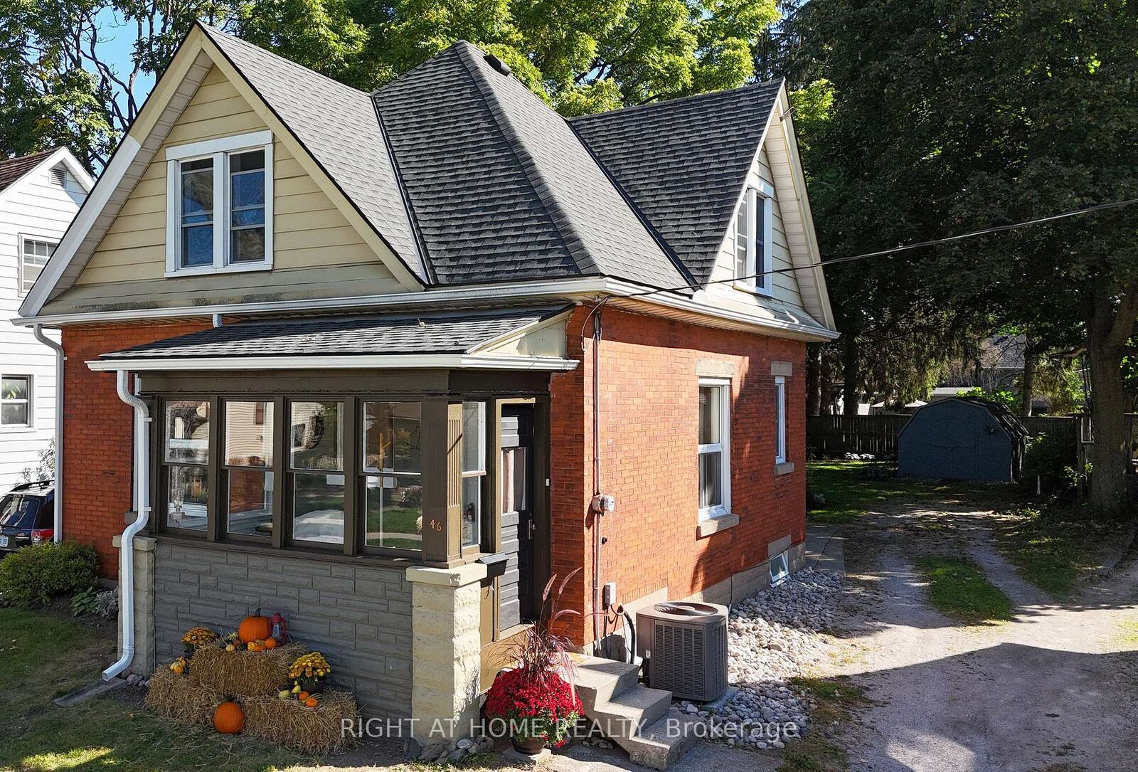 Property Photo:  46 West Avenue W  ON N5R 3P7 