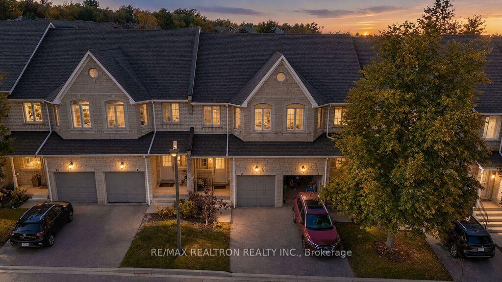 Property Photo:  5525 Palmerston Crescent 45  ON L5M 6C7 