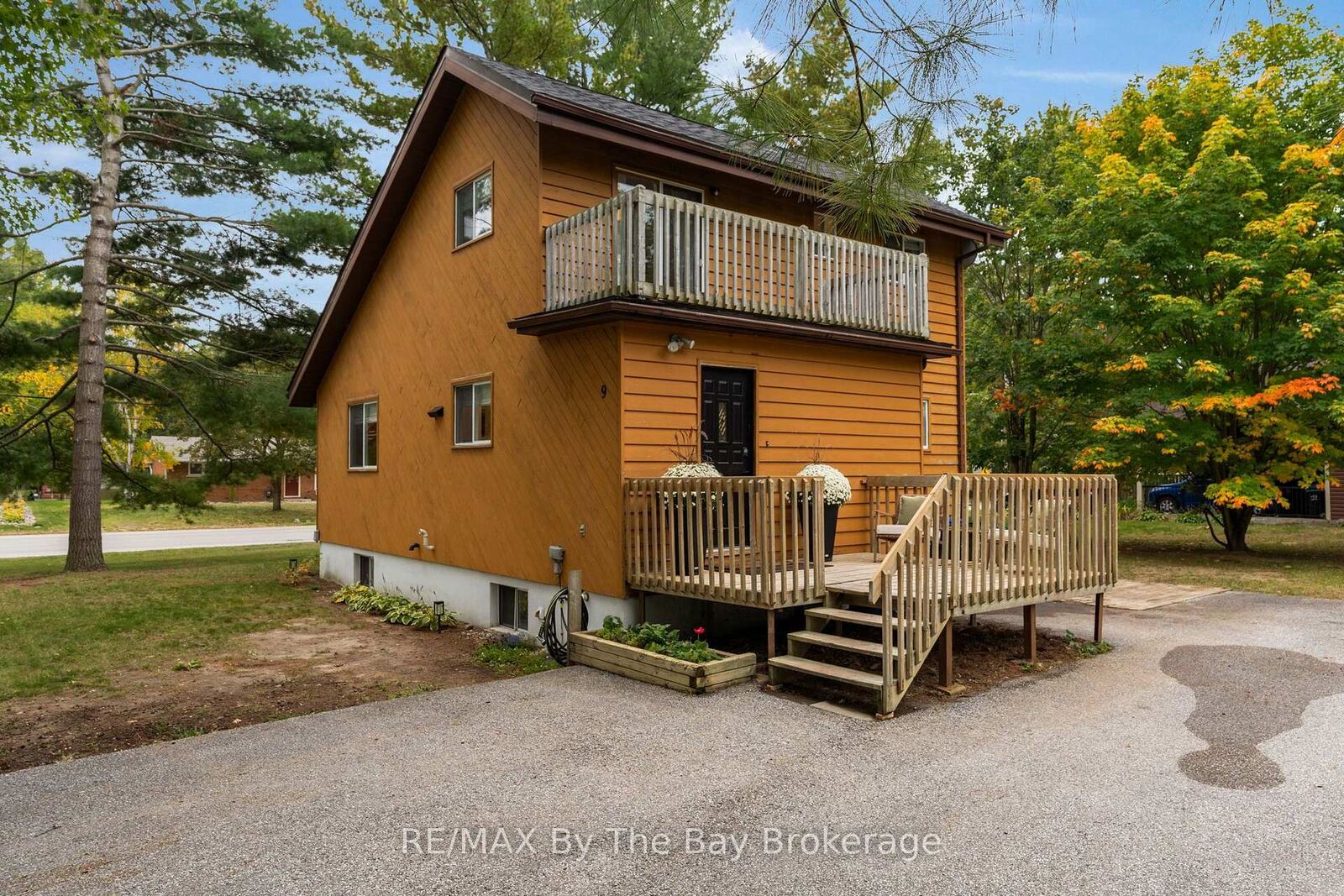 Property Photo: 9 Islandview Crescent ON L9Z 2V6