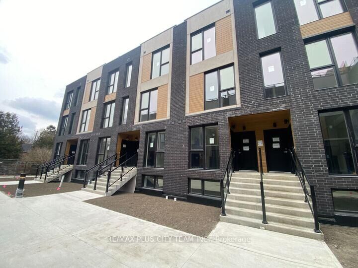 Property Photo:  178 Clonmore Drive Blkb #9  ON M1N 0B9 