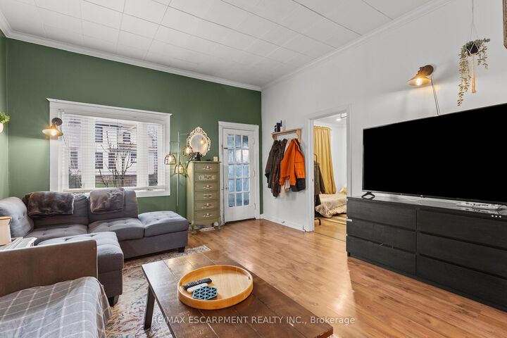 Property Photo:  4774 Saint Clair Avenue  ON L2E 3T1 