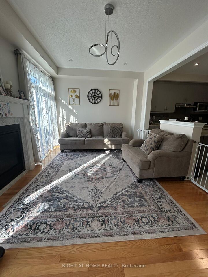 Property Photo:  3031 Rivertrail Common  ON L6M 0Z1 
