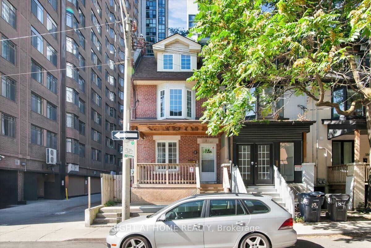Property Photo:  182 Mutual Street Main &Amp Lower  ON M5B 2B3 