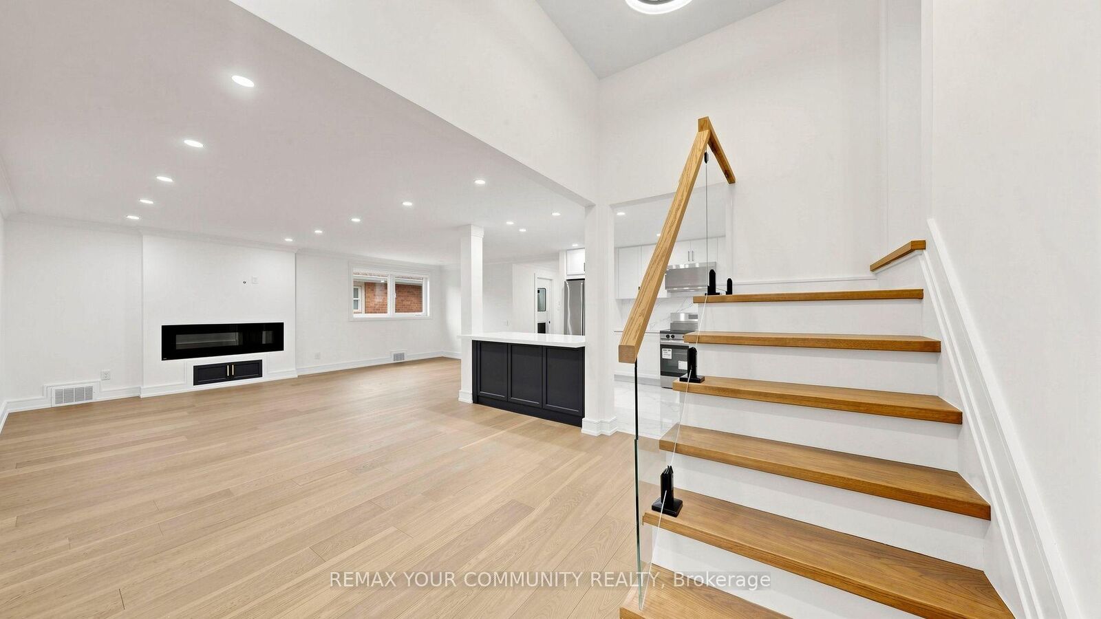 Property Photo: 275 Betty Ann Drive Basement ON M2R 1A9