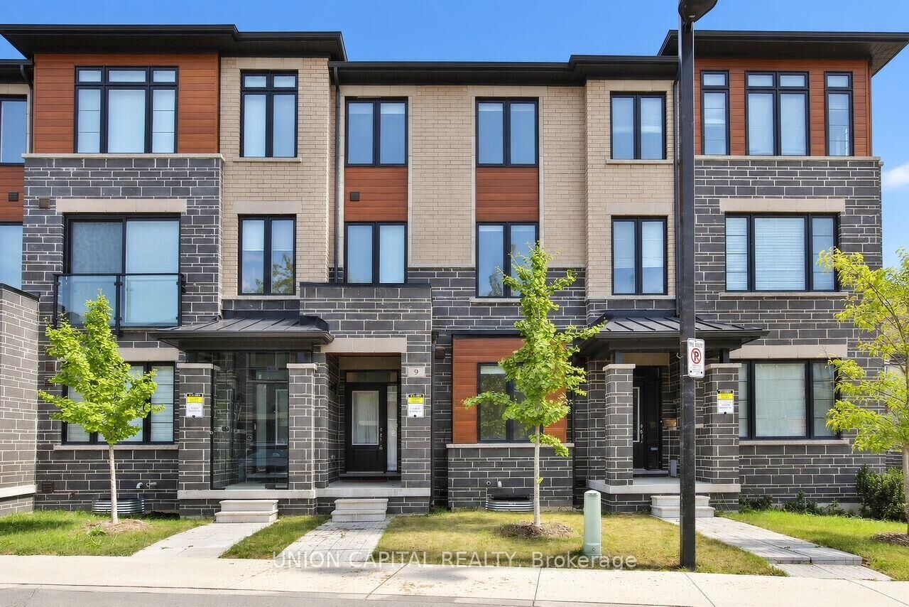 Property Photo:  9 Arthur White Lane  ON L6E 0W2 