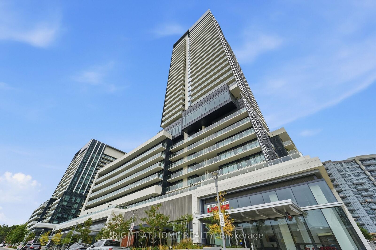 Property Photo:  50 O'Neill Road 1207  ON M3C 0R1 