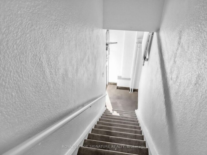Property Photo:  2260 Eglinton Avenue W  ON M6E 2L3 