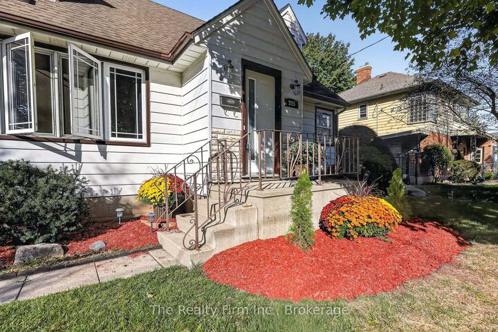 Property Photo:  325 Victoria Street N  ON N4S 6W6 