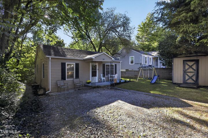 Property Photo: 224 Alabama Street TN 37660