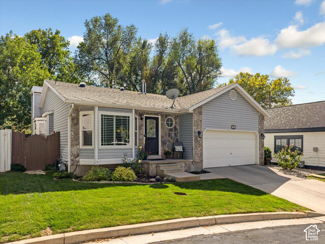 Property Photo: 1652 E 4190 S UT 84124