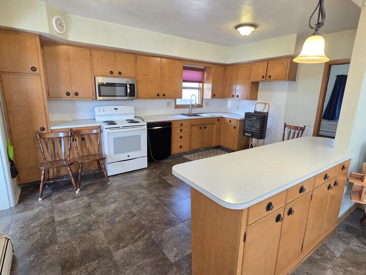 Property Photo:  393 Marsh Street  SD 57450 