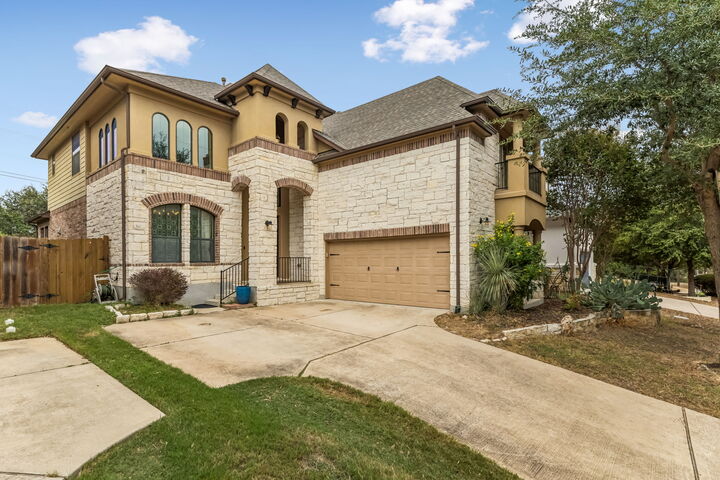 Property Photo:  205 E Adelanta Place  TX 78681 
