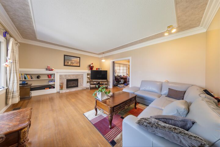 Property Photo:  1986 W 43rd Avenue  BC V6M 2C6 