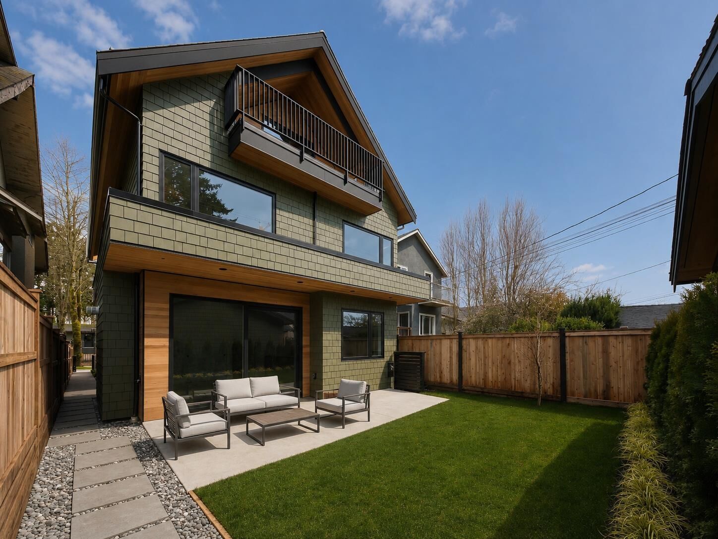 Property Photo: 2755 W 11th Avenue 2 BC V6K 2L8