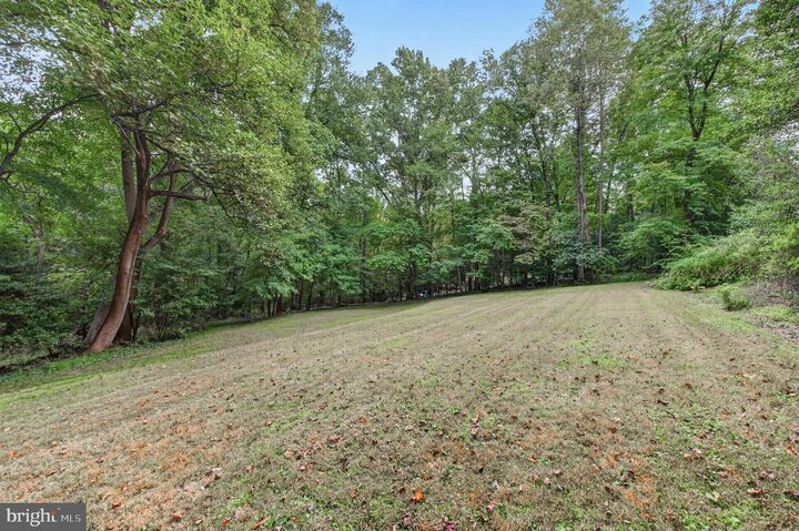 Property Photo: 10708 Meadowood Drive VA 22181