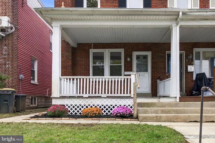 Property Photo:  832 N Reservoir Street  PA 17602 