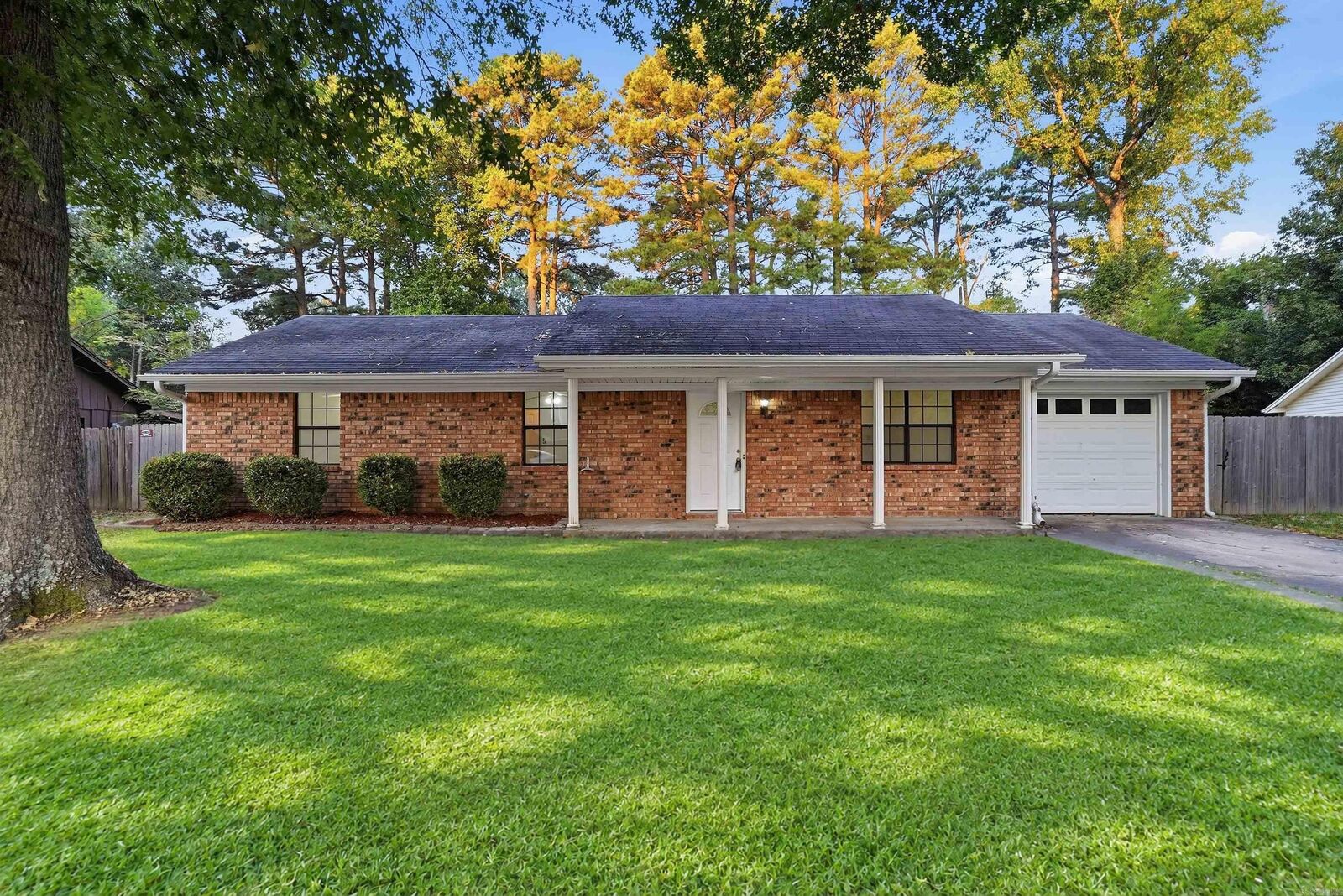 Property Photo:  2301 Carywood Dr  AR 72022 