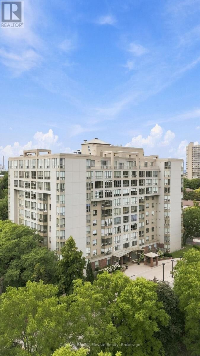 Property Photo: 1110 Walden Circle 312 ON L5J 4R3