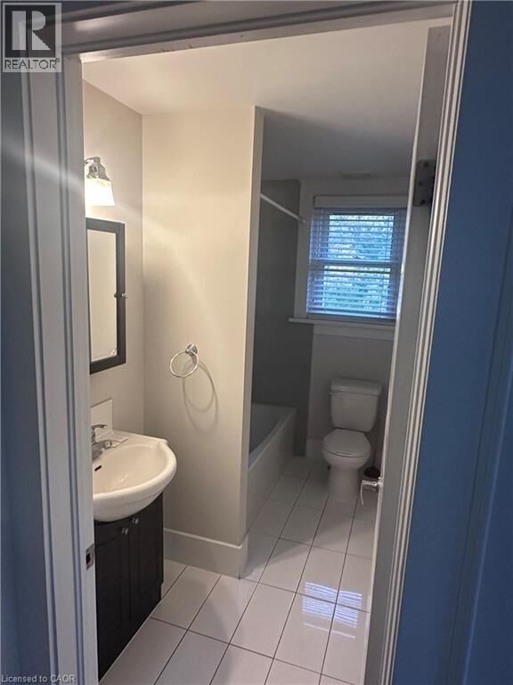Property Photo:  58 Madison Avenue North 203  ON N2H 2Z6 