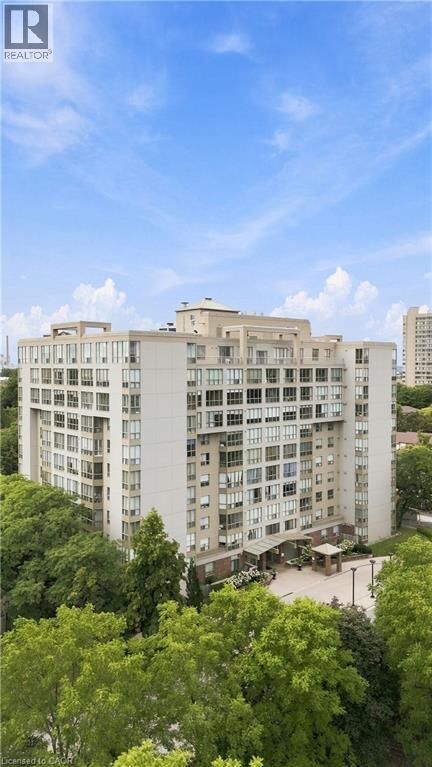 Property Photo: 1110 Walden Circle 312 ON L5J 4R3