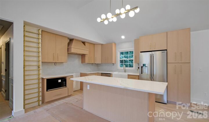 Property Photo:  7527 Gayle Avenue  NC 28212 