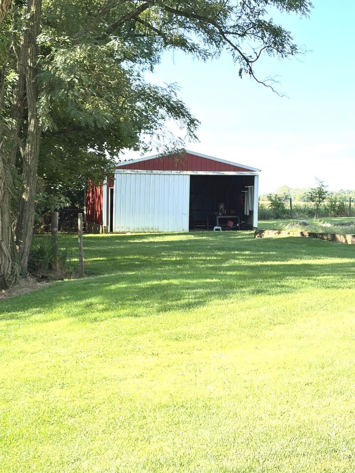 Property Photo: 635 State Route 674 N OH 43103