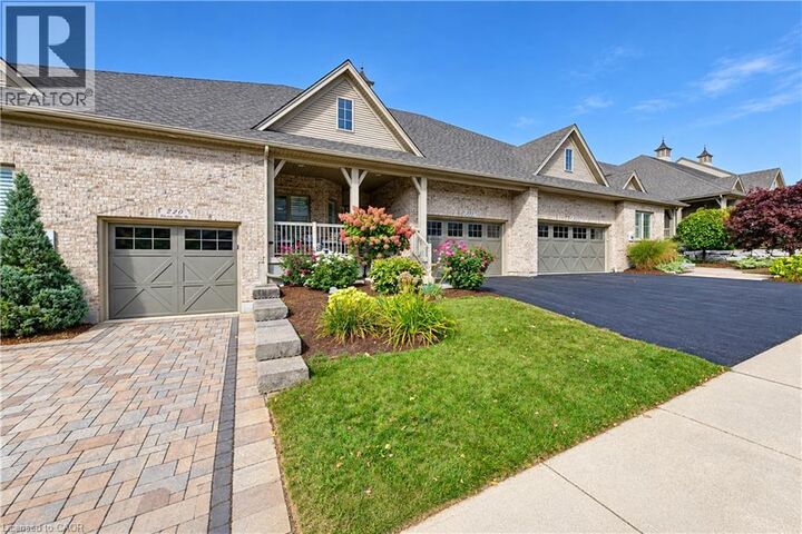 Property Photo: 222 Chestnut Hill Crescent ON N2P 2X3