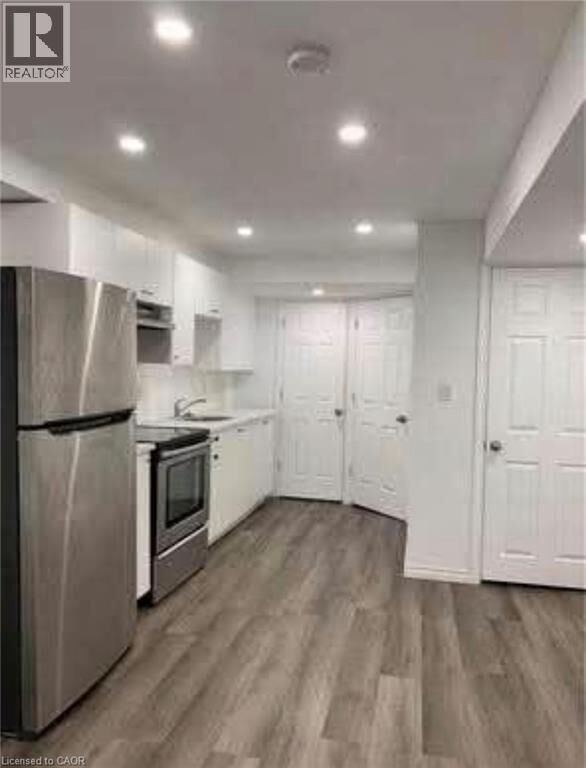 Property Photo: 3 Innswood Place Lower ON L8W 2V3