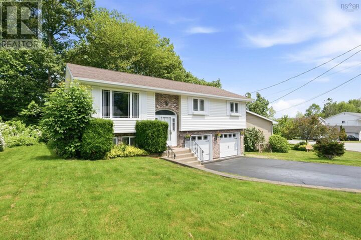 Property Photo:  73 Wynn Castle Drive  NS B4E 2H3 