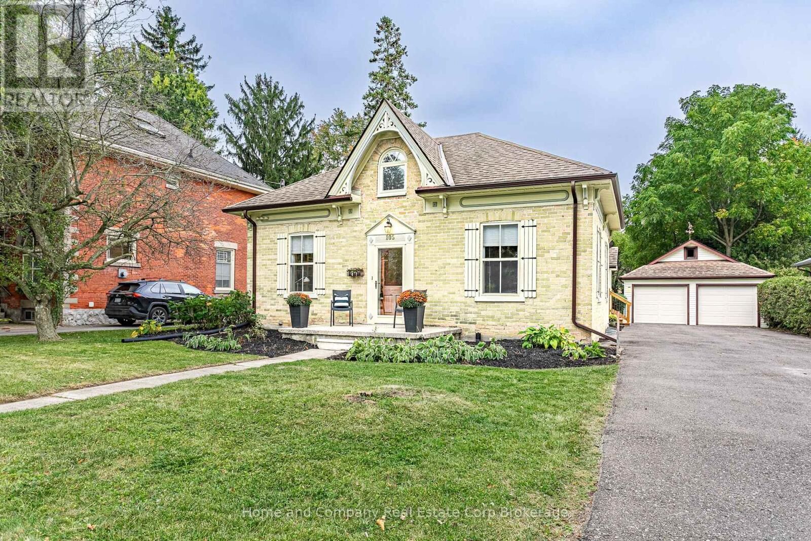 Property Photo: 105 Centre Street ON N5A 1E5
