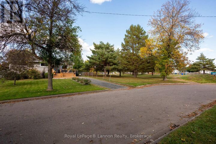 Property Photo: 115 Newberry Crescent ON P7C 2E4