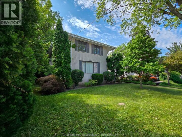 Property Photo:  454 King Street West  ON N7M 1G5 
