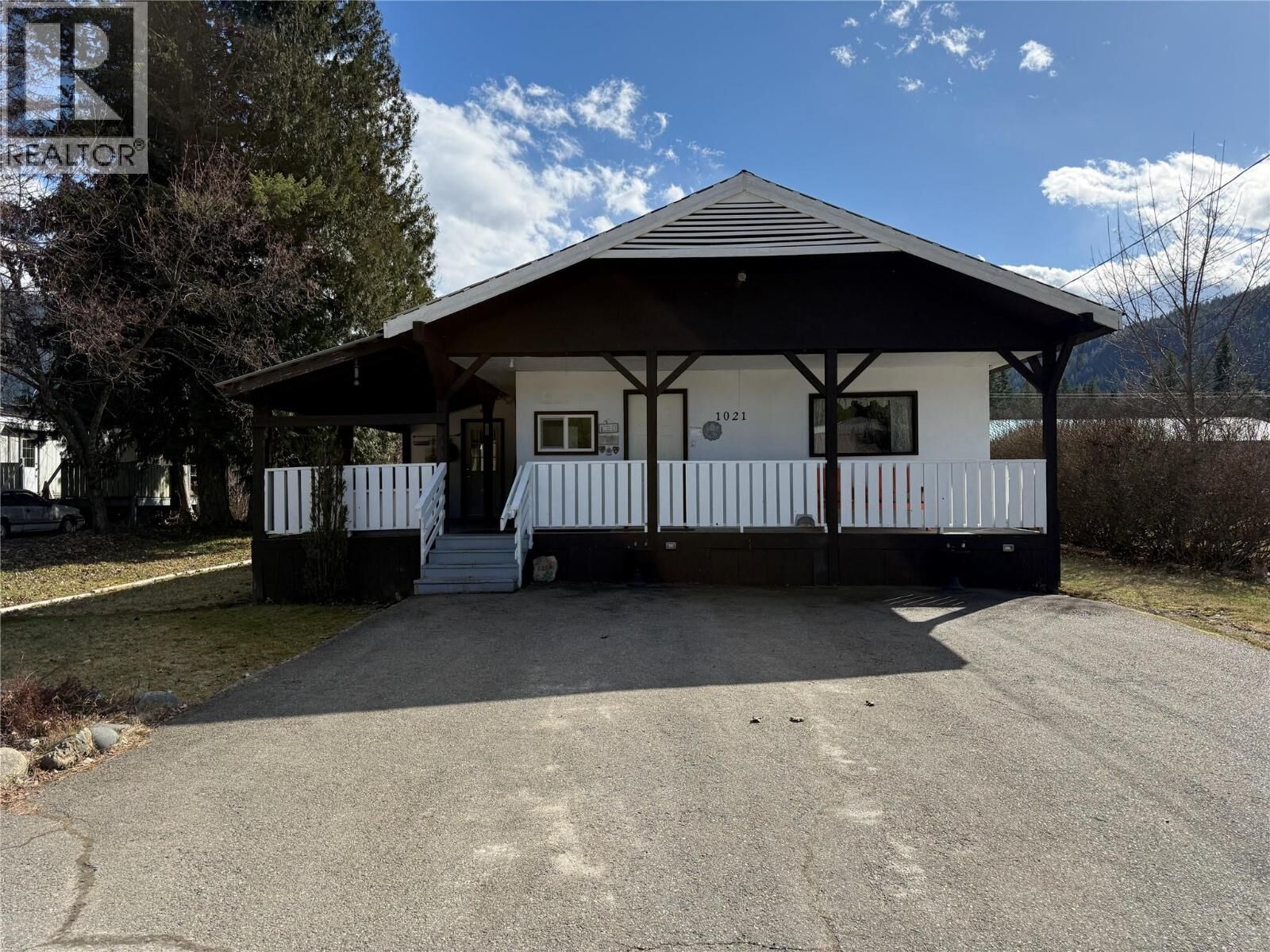Property Photo:  1021 Garden Road  BC V0G 2G1 