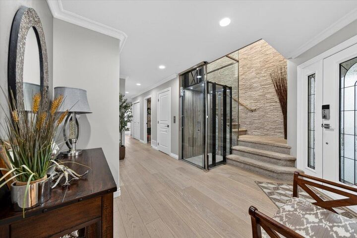 Property Photo:  927 Kent Street  BC V4B 4S9 