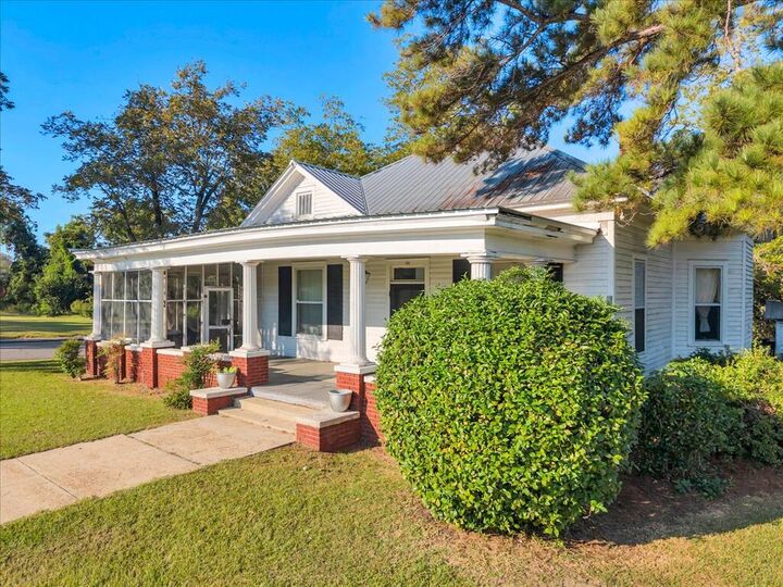 Property Photo:  412 S 3rd St  GA 31015 